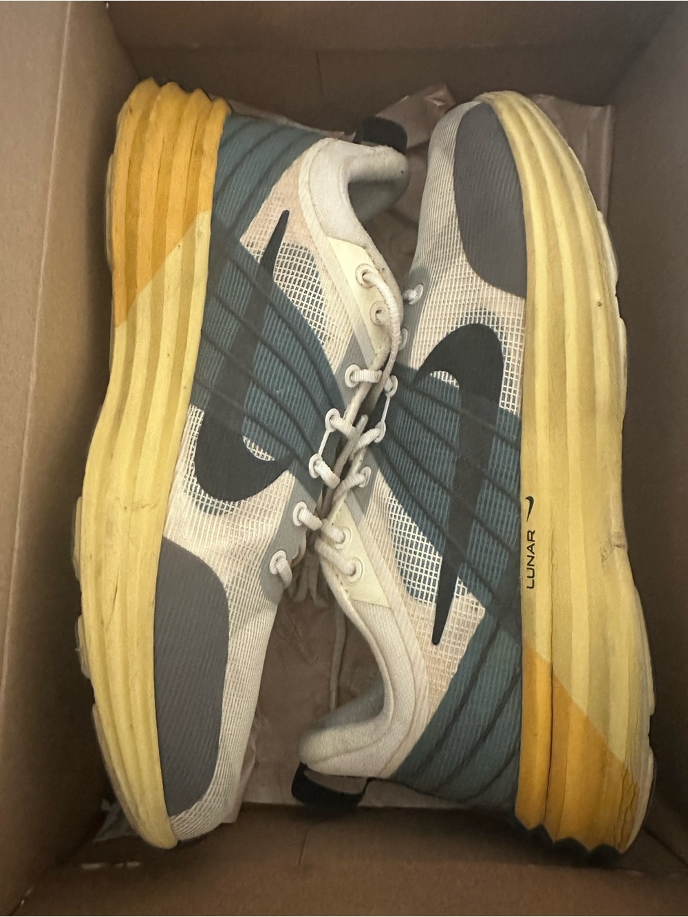 Nike Luna Roam Men’s Athletic Running Shoes — White Blue Yellow